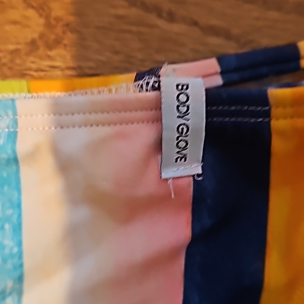 Body Glove Flirty Surf Rider Swim Bottoms•L - Picture 12 of 13